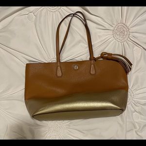 🆕listing…Tory Burch Perry Tote